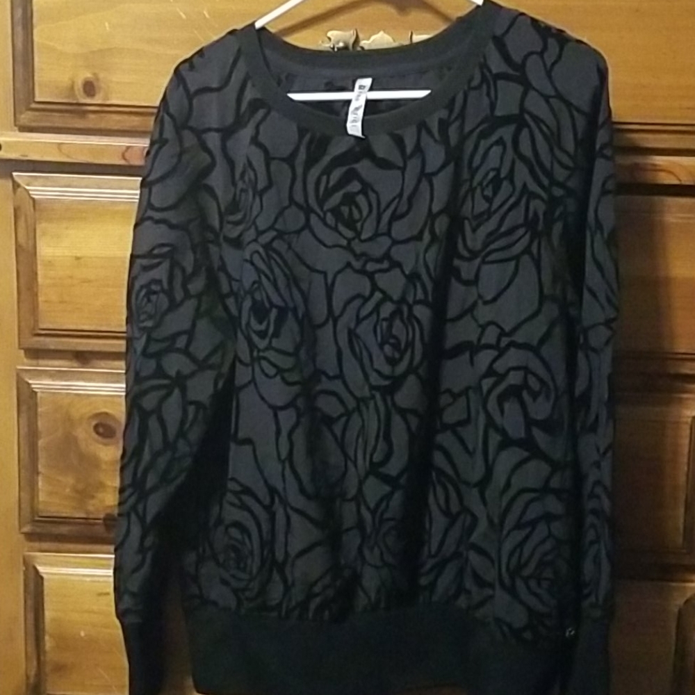 Fabletics rose velvet crewneck workout top